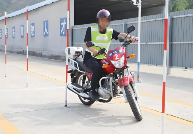 常州学摩托车费用/>
<blockquote class=